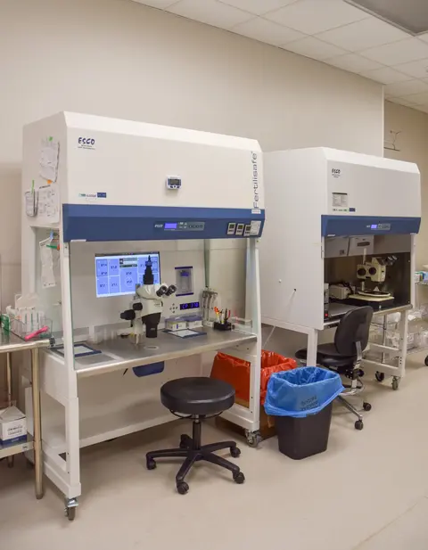 Arbor Fertility on-site embryology lab — ESCO Fertilisafe workstations with time-lapse embryo monitoring