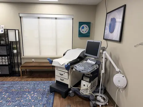 Ultrasound and monitoring room at the Columbia office